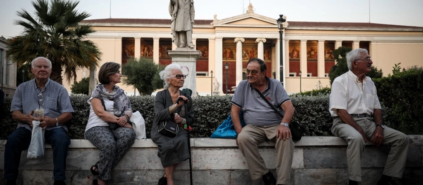 «Άκυρο» του Δημοσίου στους συνταξιούχους για τα αναδρομικά: «Δώσαμε λεφτά για ΜΕΘ και μετανάστες»!